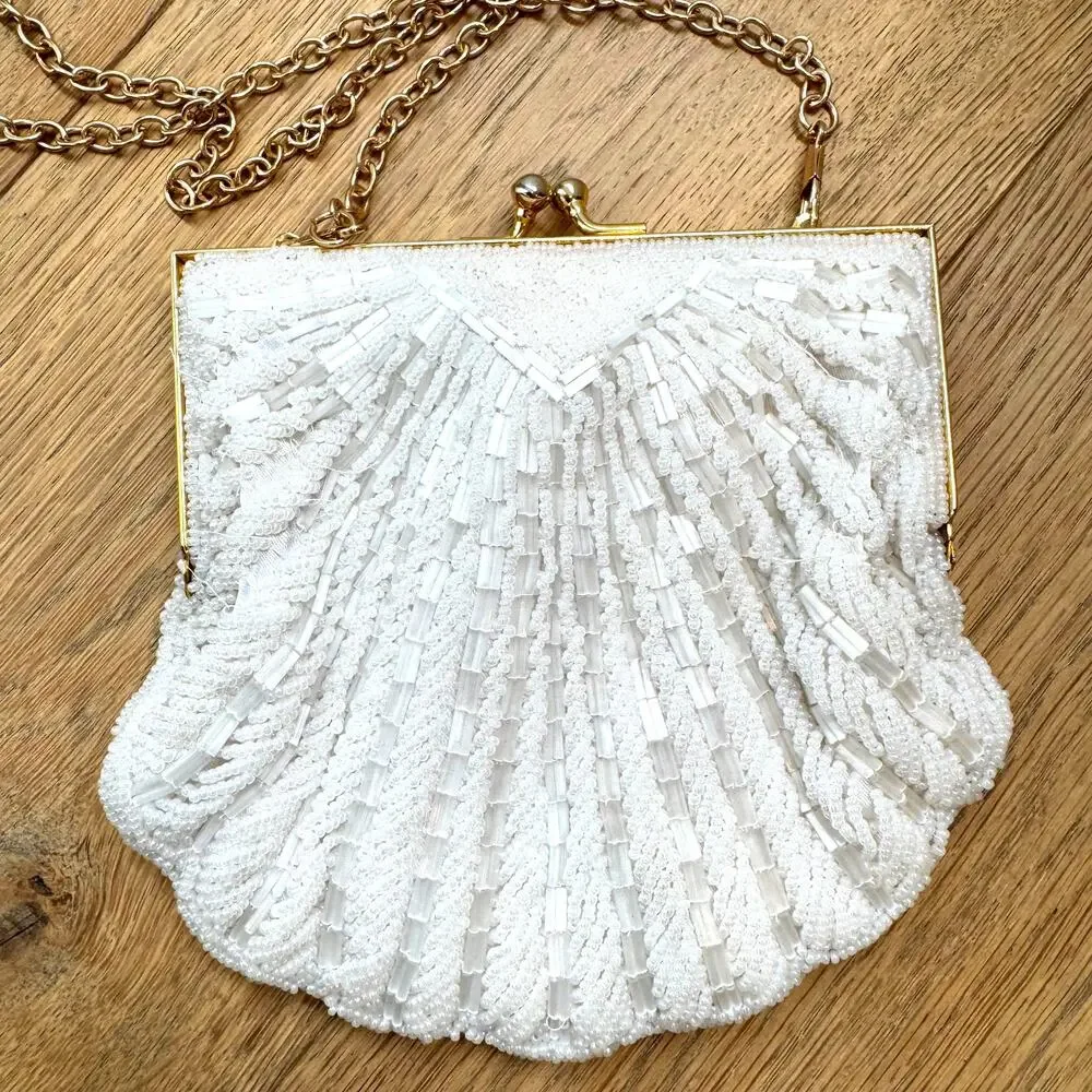 Vintage Lindsey Blake White Beaded Shell Kiss Lock Small Purse Evening Bag